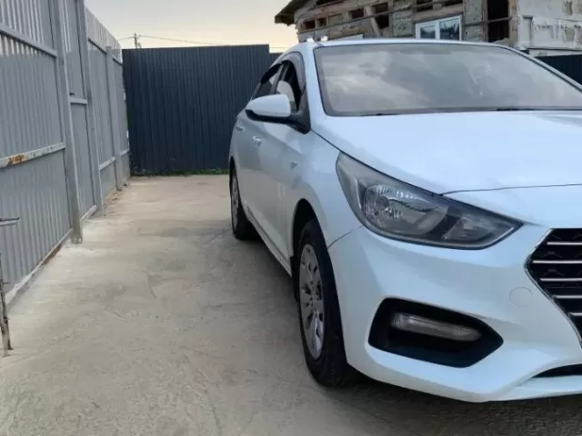 Hyundai Solaris 1, avtobaza.tj