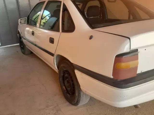 Opel Vectra A 1, avtobaza.tj