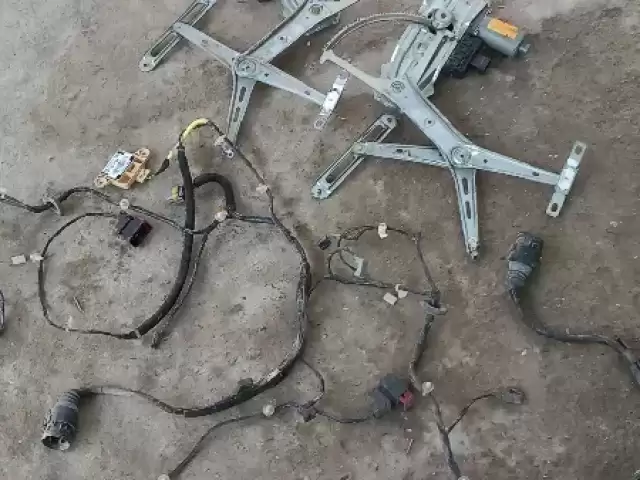 Стекло падёмник Astra G 1, avtobaza.tj