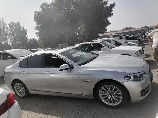 BMW 5 Series 520, 2013 1, avtobaza.tj