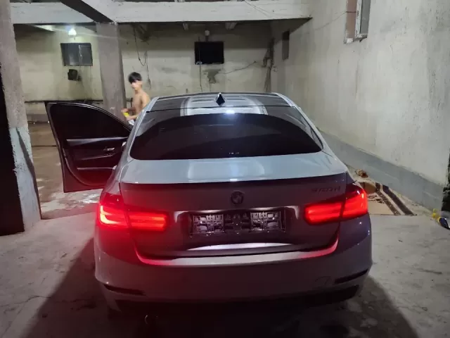 BMW 3 Series 320, 2014 1, avtobaza.tj