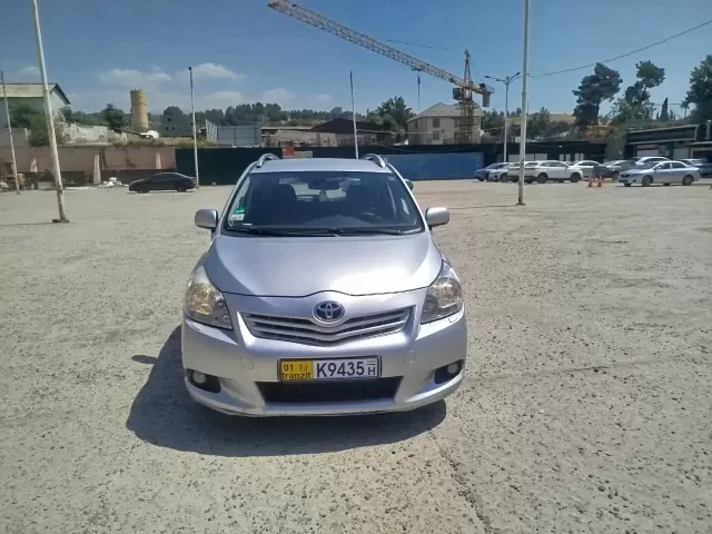 Toyota Verso, 2010 1, avtobaza.tj