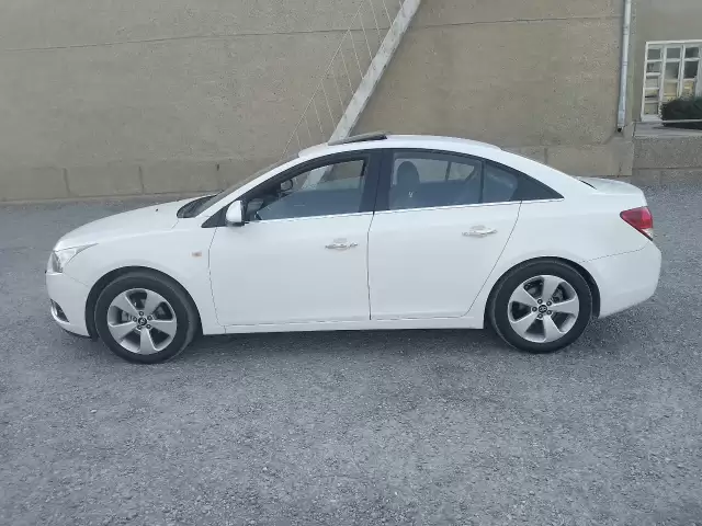 Chevrolet Cruze, 2009 1, avtobaza.tj