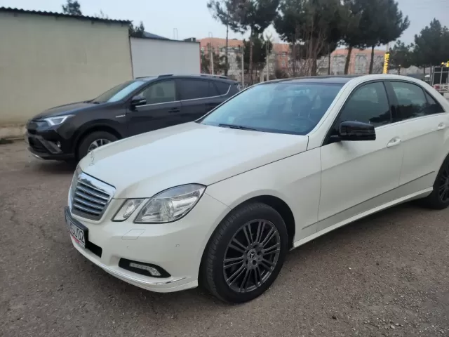 Mercedes-Benz E class, 2010 1, avtobaza.tj