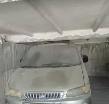 Hyundai Grand Starex, 2000 в Исфара