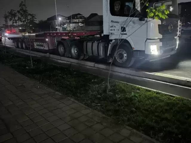 Тягач Shacman, 2021 1, avtobaza.tj Тягач Shacman, 2021 1, avtobaza.tj