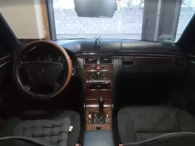 Mercedes-Benz E class, 1997 1, avtobaza.tj