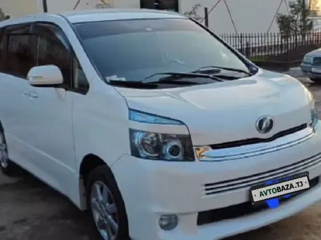 Toyota Voxy 1, avtobaza.tj