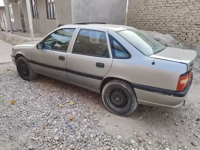 Opel Vectra A, 1995 1, avtobaza.tj