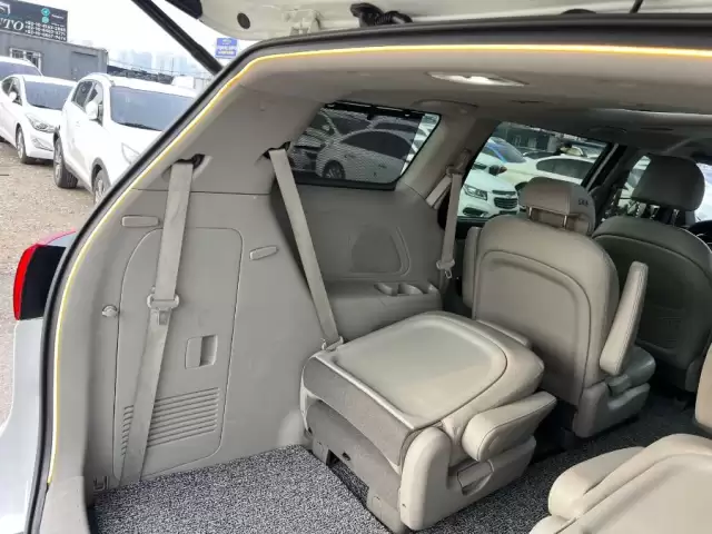 Kia Carnival, 2015 1, avtobaza.tj