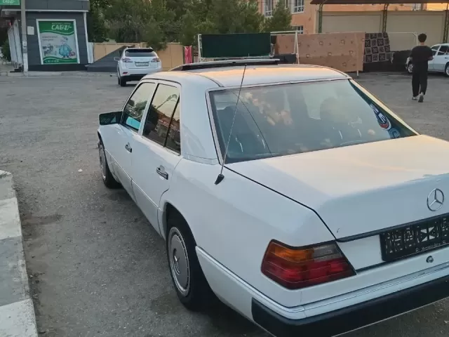 Mercedes-Benz W124 1, avtobaza.tj