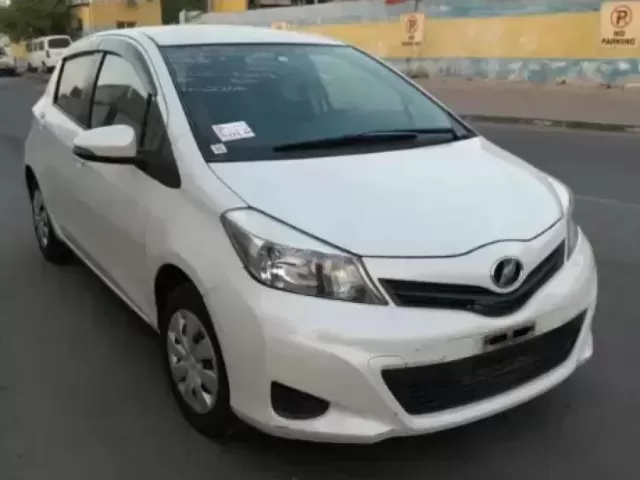 Toyota Vitz 1, avtobaza.tj