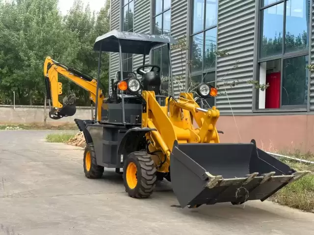 Экскаватор погрузчик, 2025 1, avtobaza.tj