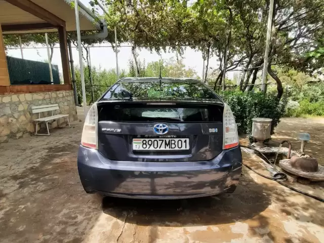 Toyota Prius, 2011 1, avtobaza.tj