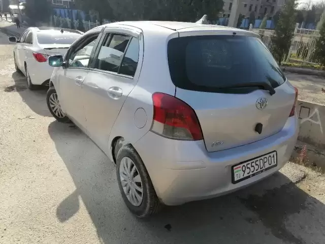 Toyota Vitz, 2010 1, avtobaza.tj