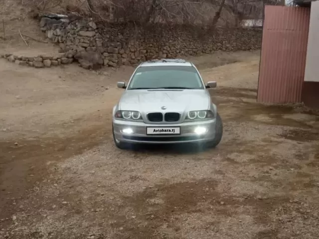 BMW M3 1, avtobaza.tj