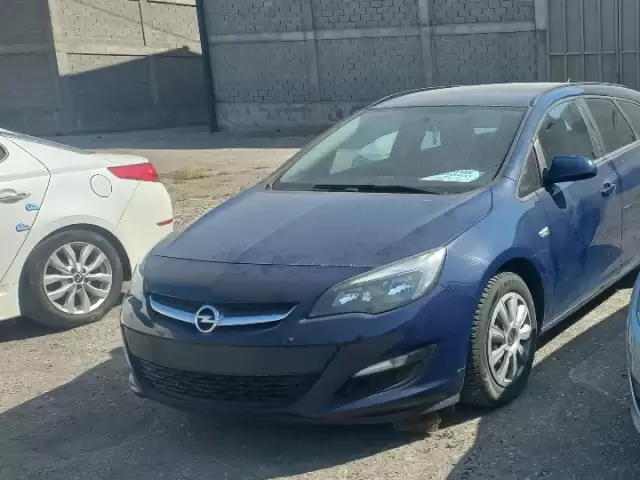 Opel Astra J, 2014 1, avtobaza.tj