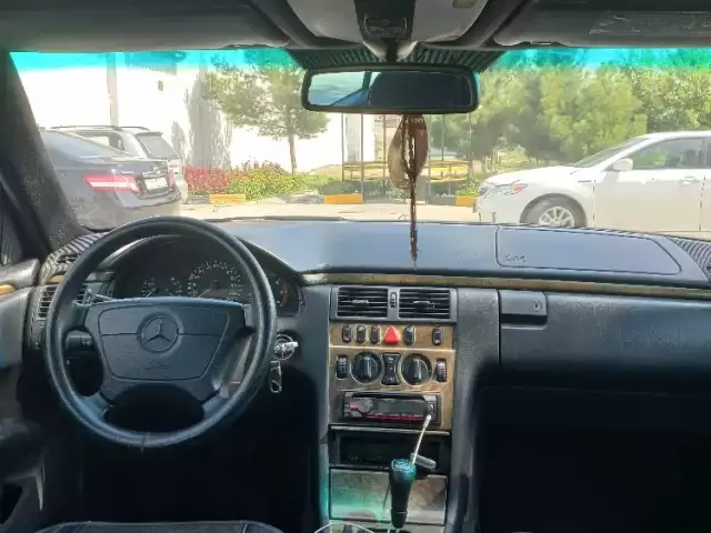 Mercedes-Benz E class, 1996 1, avtobaza.tj