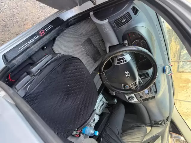 Hyundai Avante, 2010 1, avtobaza.tj