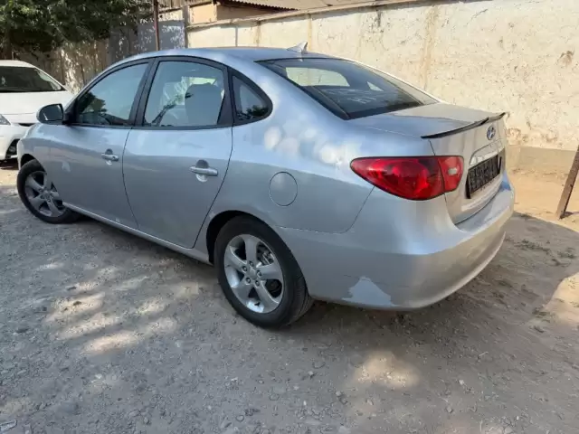 Hyundai Avante, 2010 1, avtobaza.tj