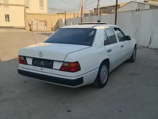 Mercedes-Benz W124, 1992 1, avtobaza.tj