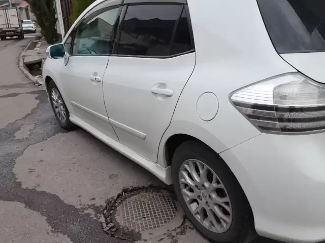Toyota Blade, 2010 1, avtobaza.tj