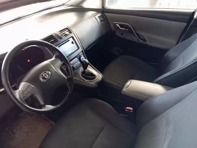 Toyota Mark X ZiO, 2009 1, avtobaza.tj