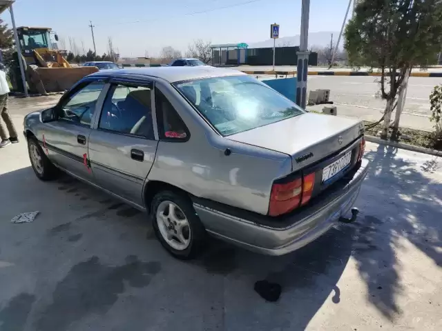 Opel Vectra A, 1992 1, avtobaza.tj Opel Vectra A, 1992 1, avtobaza.tj