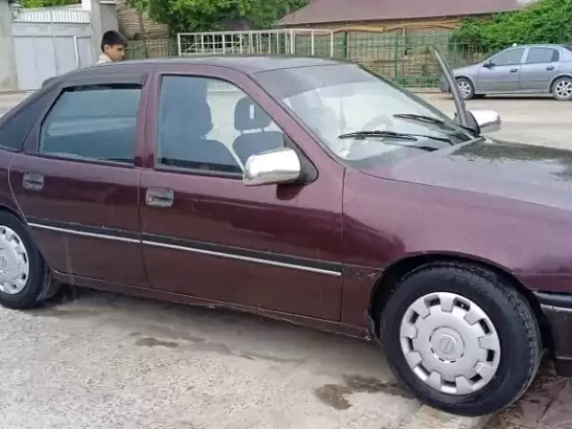 Opel Vectra A, 1992 1, avtobaza.tj Opel Vectra A, 1992 1, avtobaza.tj